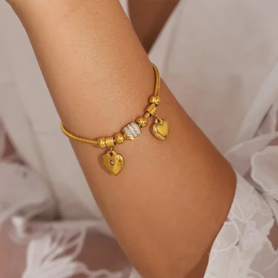 18K Gold-Plated Rhinestone Heart Charm Bracelet - Gold