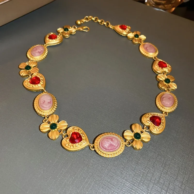 Copper Inlaid Rhinestone Necklace - Gold