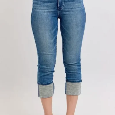 Full Size Skinny Cuff Capris Jeans With Pockets Plus Size - Medium