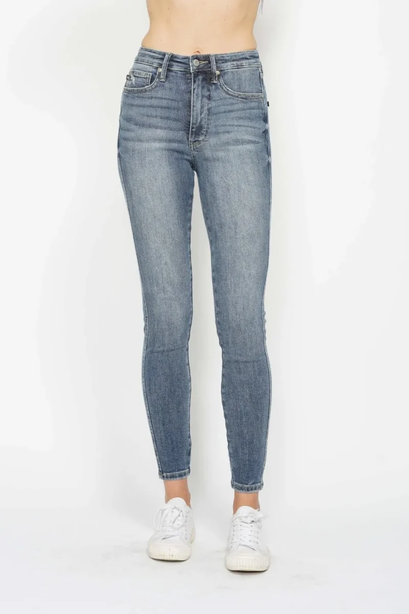 Full Size Tummy Control Contrast Wash Skinny Jeans - Medium