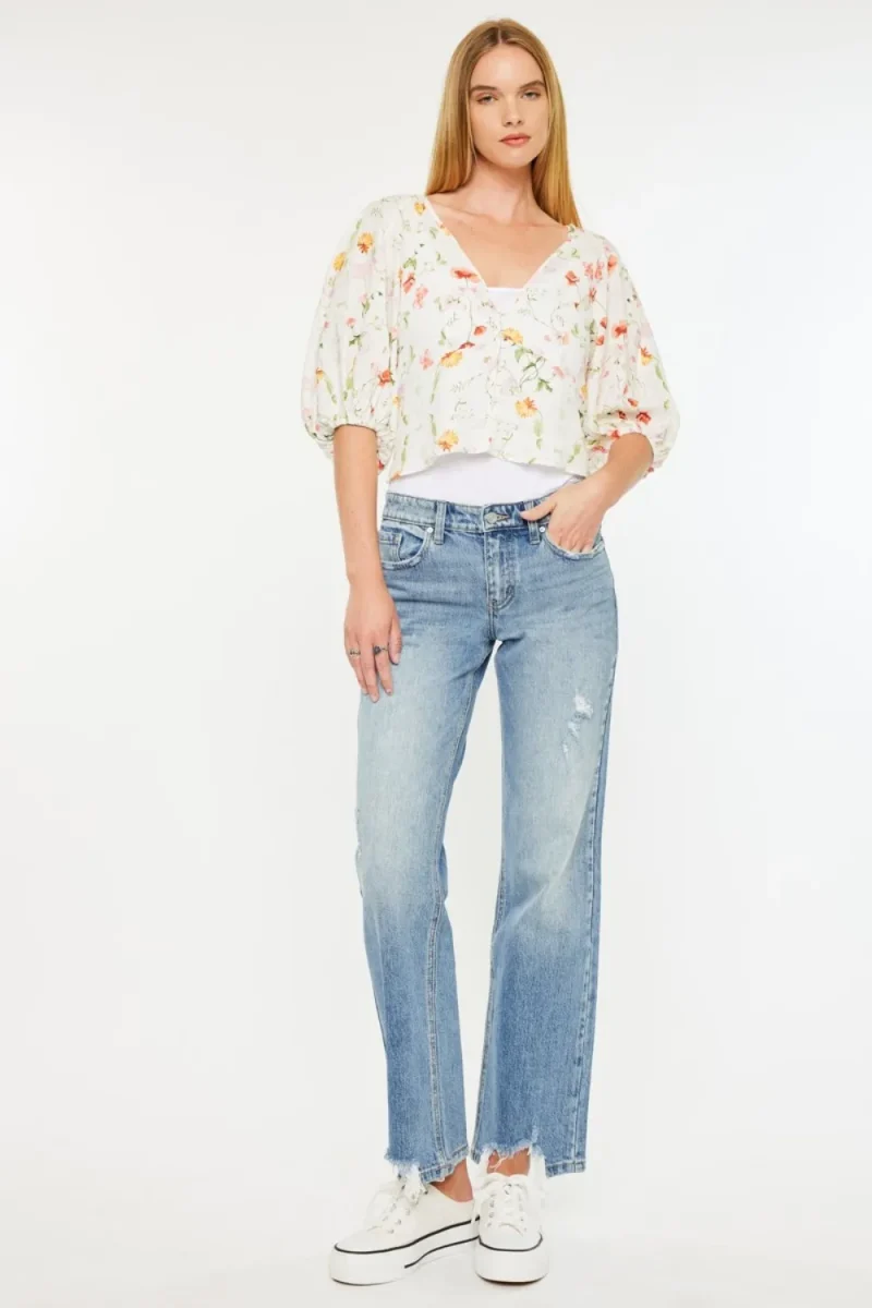 Mid Rise Frayed Hem Straight Jeans - Medium