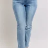 Plus Size High Waist Dad Jeans - Medium